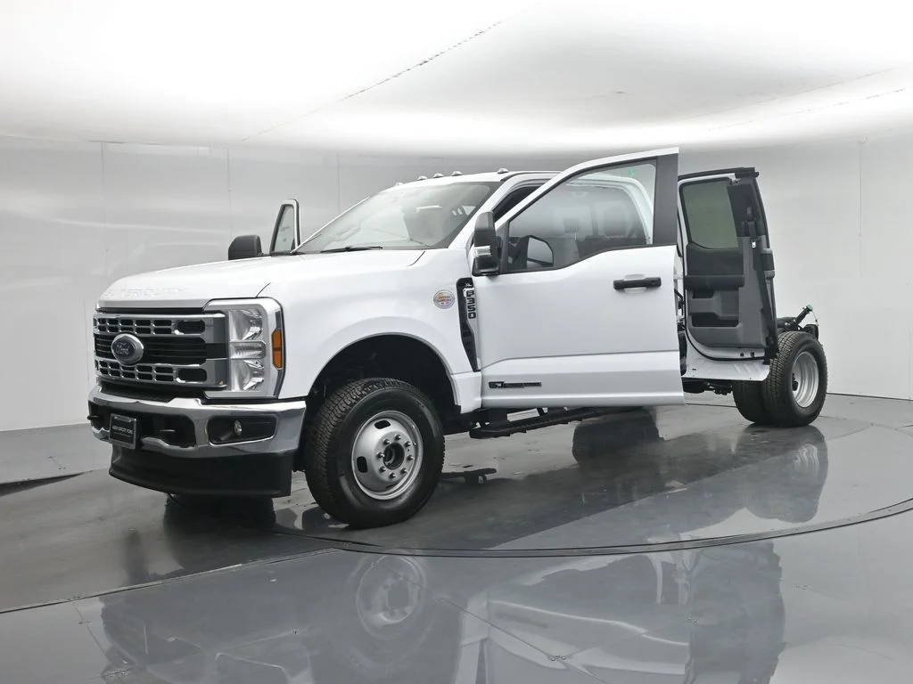 New 2025 White Ford XL image 26