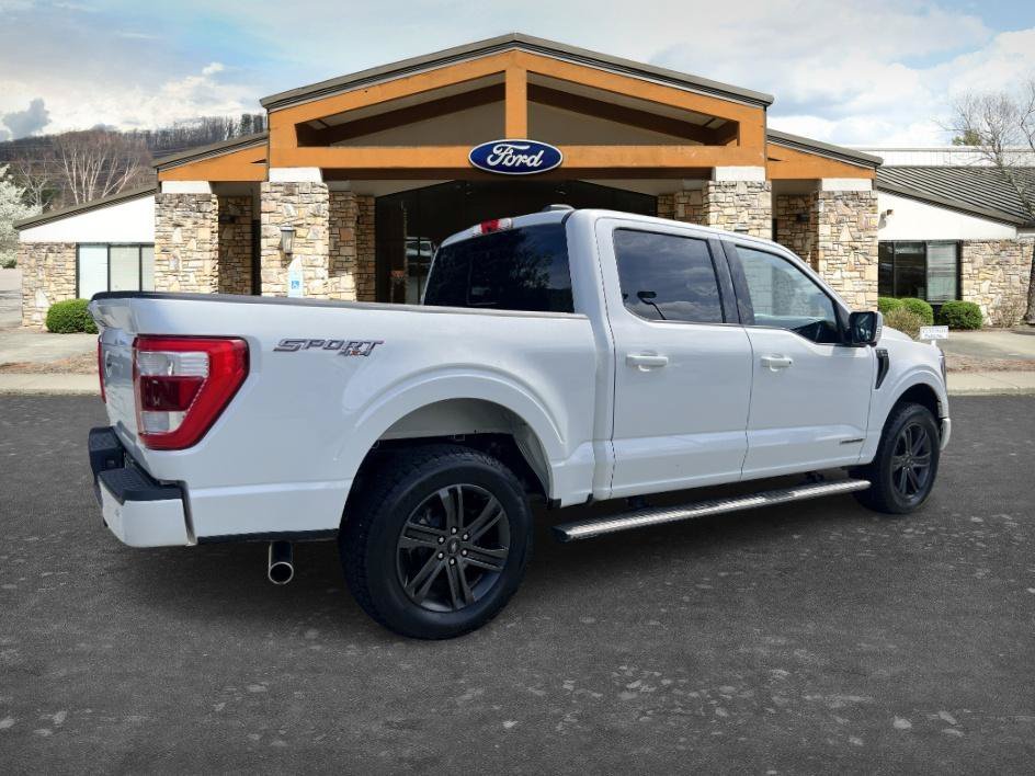 Used 2022 Star White Metallic Tri-Coat Ford LARIAT image 5