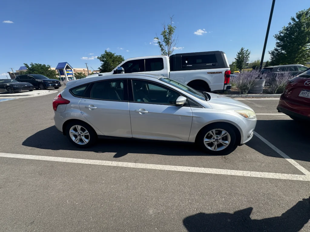 Used 2013 Ingot Silver Metallic Ford SE image 5