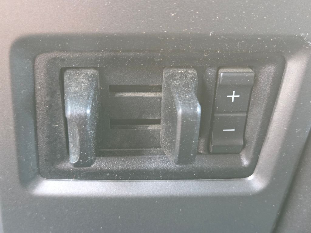 Used 2019 Gray Ford XLT image 31