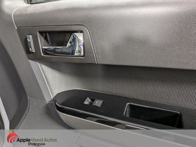 Used 2011 White Ford Limited image 37