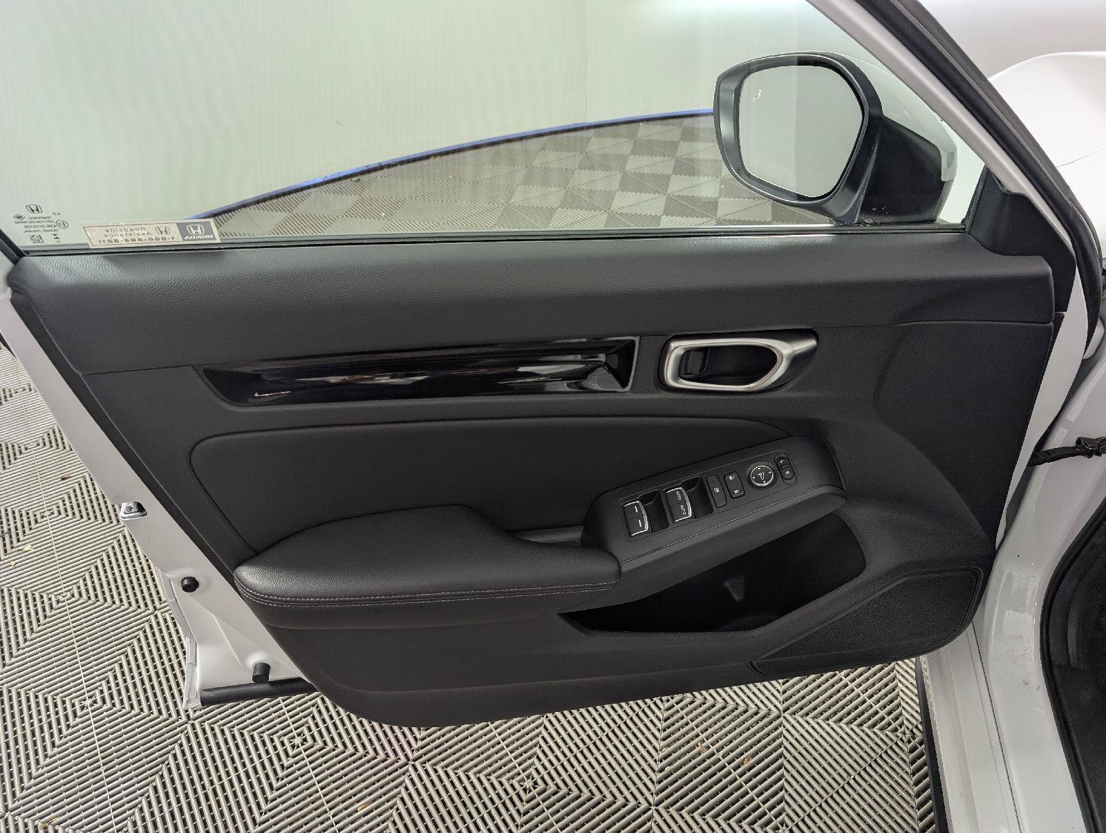 2024 Honda Civic Hatchback EX-L - Photo 43
