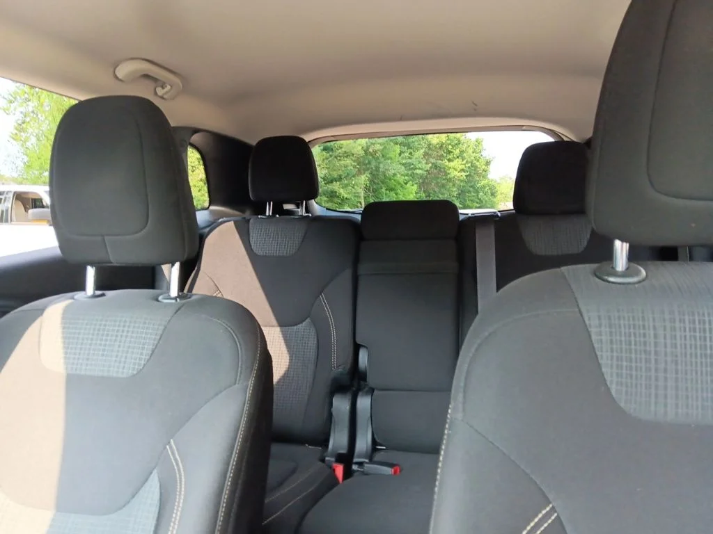 Used 2016 Deep Cherry Red Crystal Pearlcoat Jeep Latitude image 28