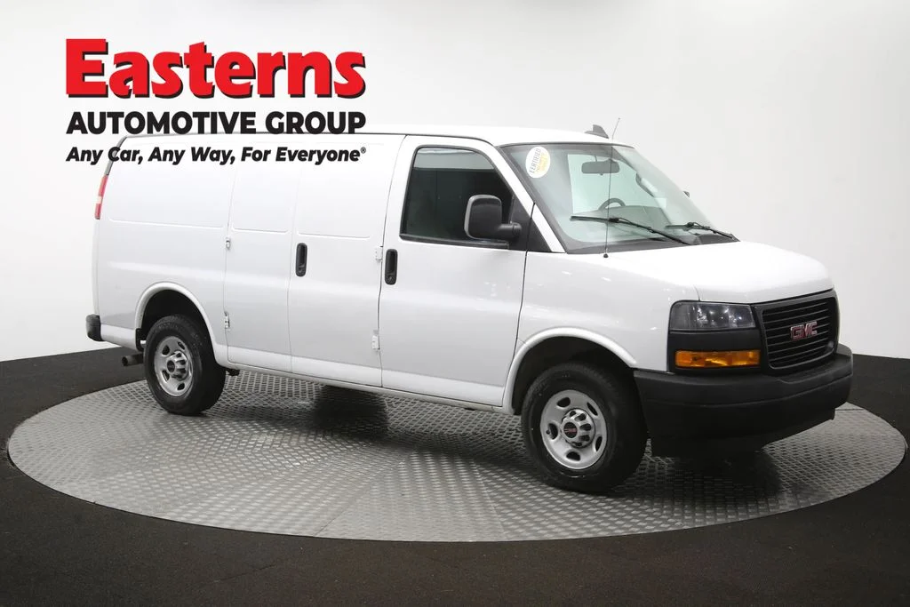Used 2022 White GMC Work Van image 41