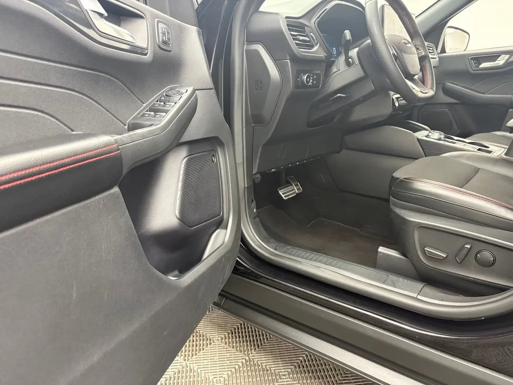 Used 2023 Black Ford ST-Line Select image 16