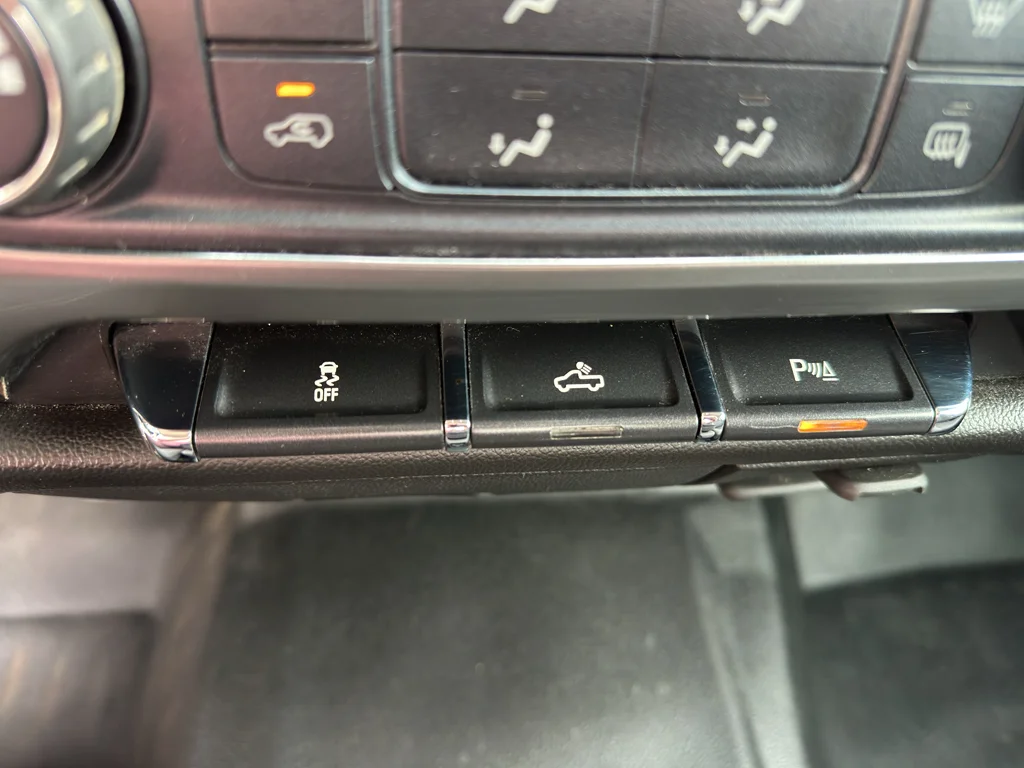 Used 2018 Summit White Chevrolet LT image 12