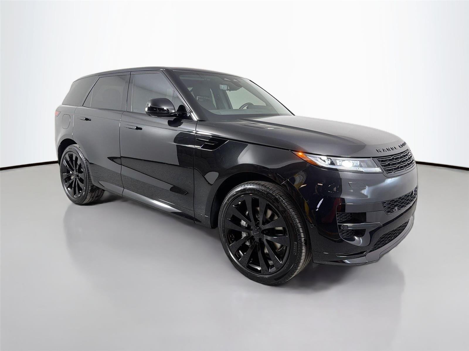 New 2026 Santorini Black LAND ROVER Dynamic SE image 3