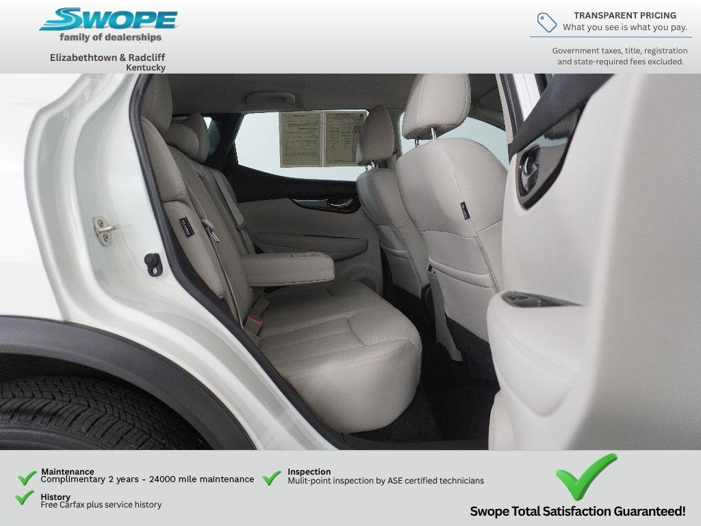 Used 2022 Pearl White Tricoat Nissan SL image 10
