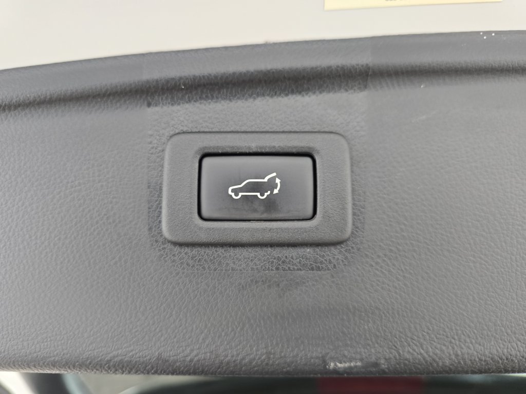 Used 2015 Crystal White Pearl Subaru 2.5i image 16