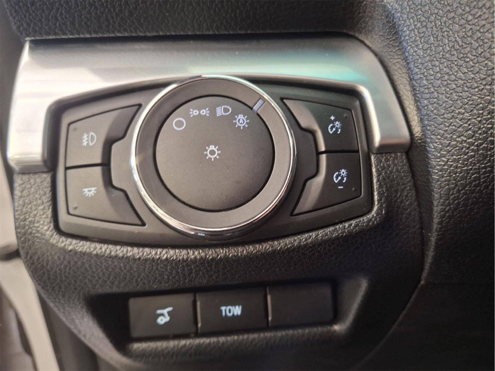 Used 2016 White Platinum Metallic Tri-Coat Ford Sport image 20