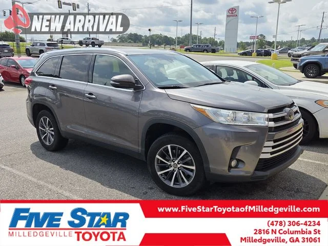 Used 2019 Gray Toyota XLE image 1