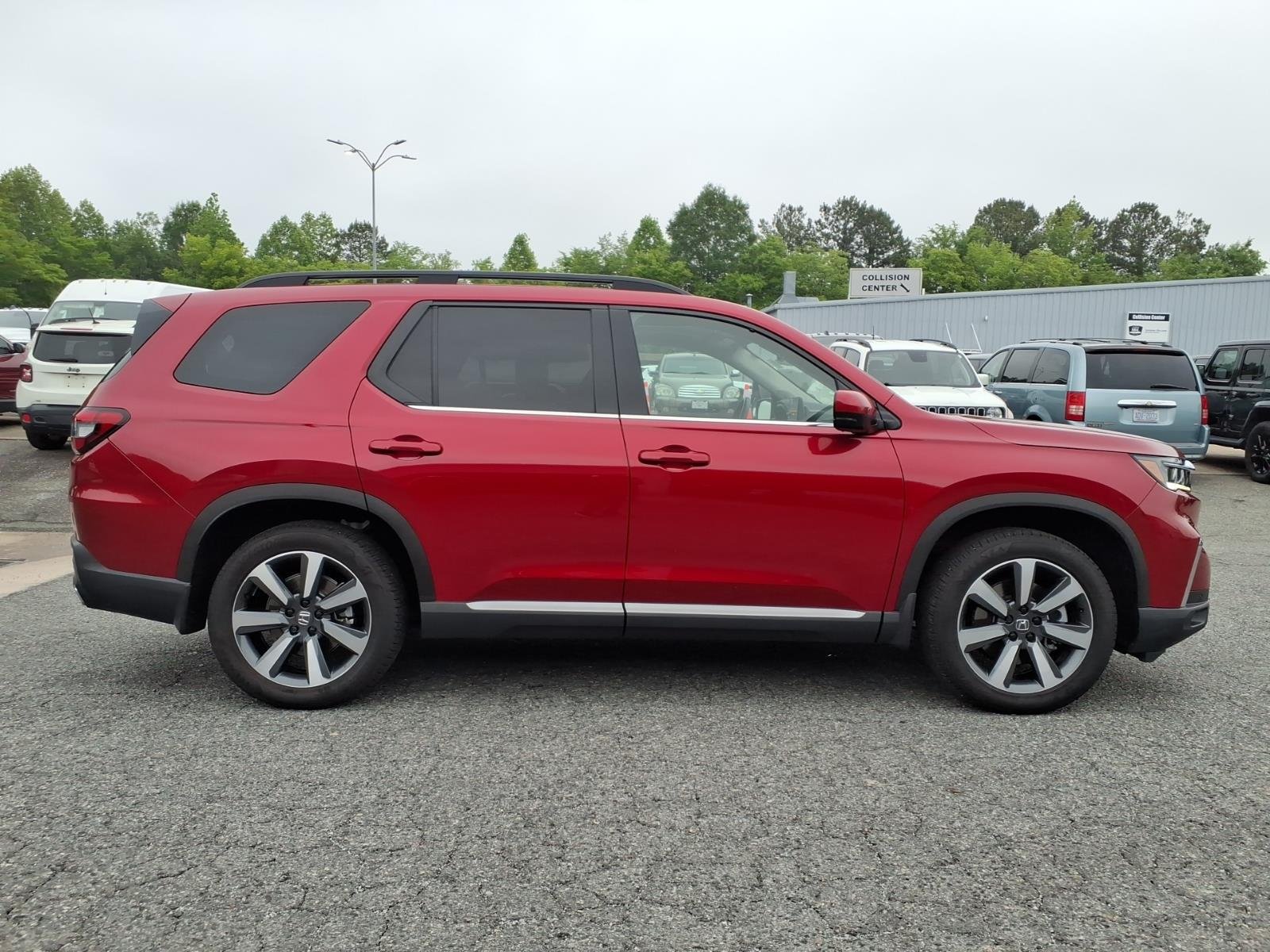 Used 2025  Honda Touring image 26