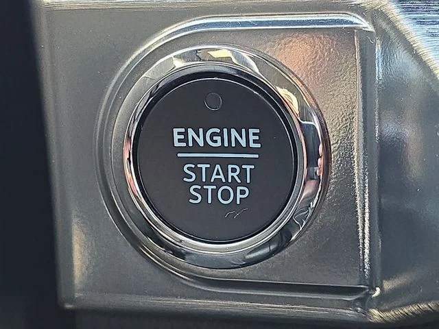 Certified Used 2023  Ford Lariat image 30