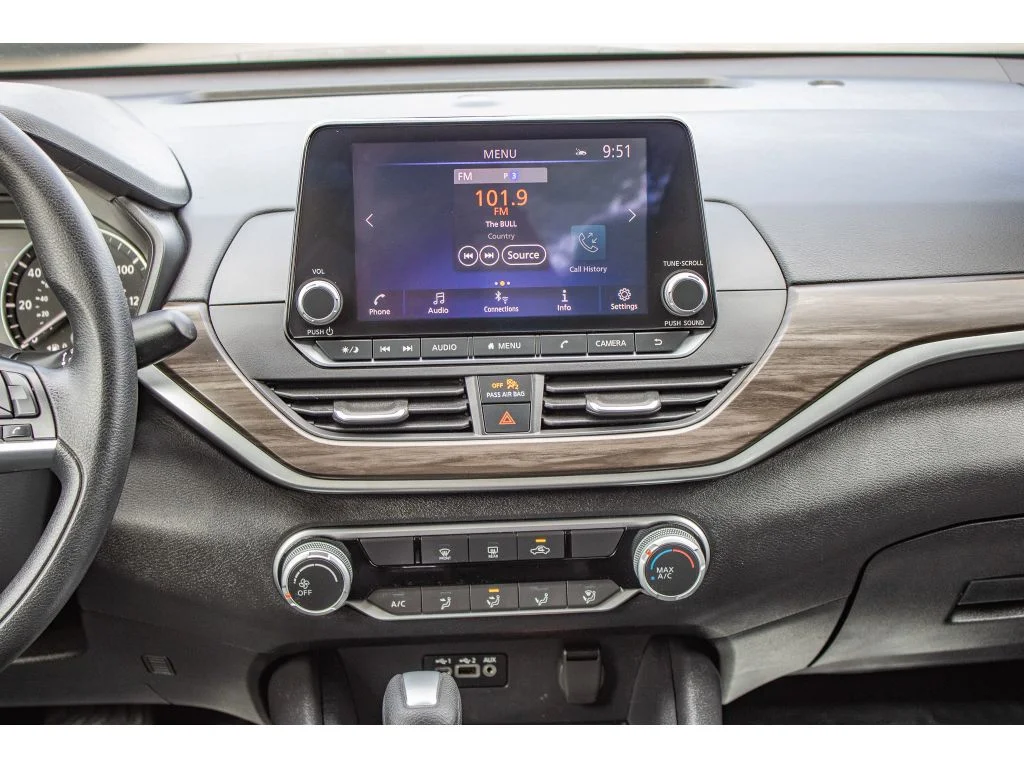 Used 2025 Garnet Pearl Metallic Nissan SV image 24
