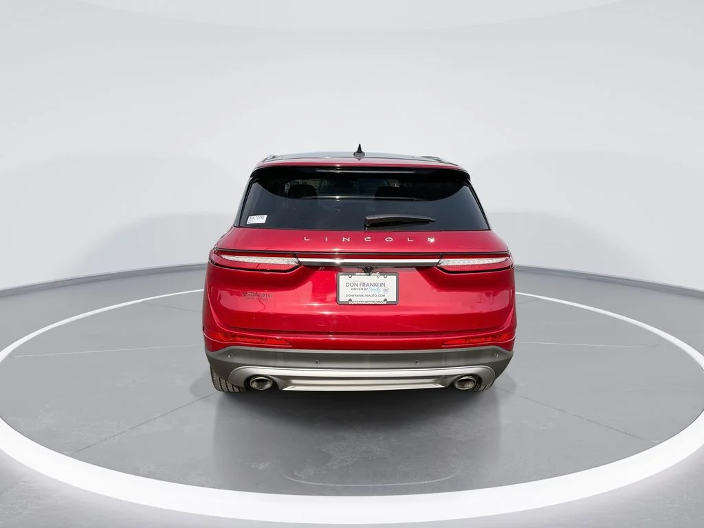 Used 2022 Red Lincoln Reserve image 7