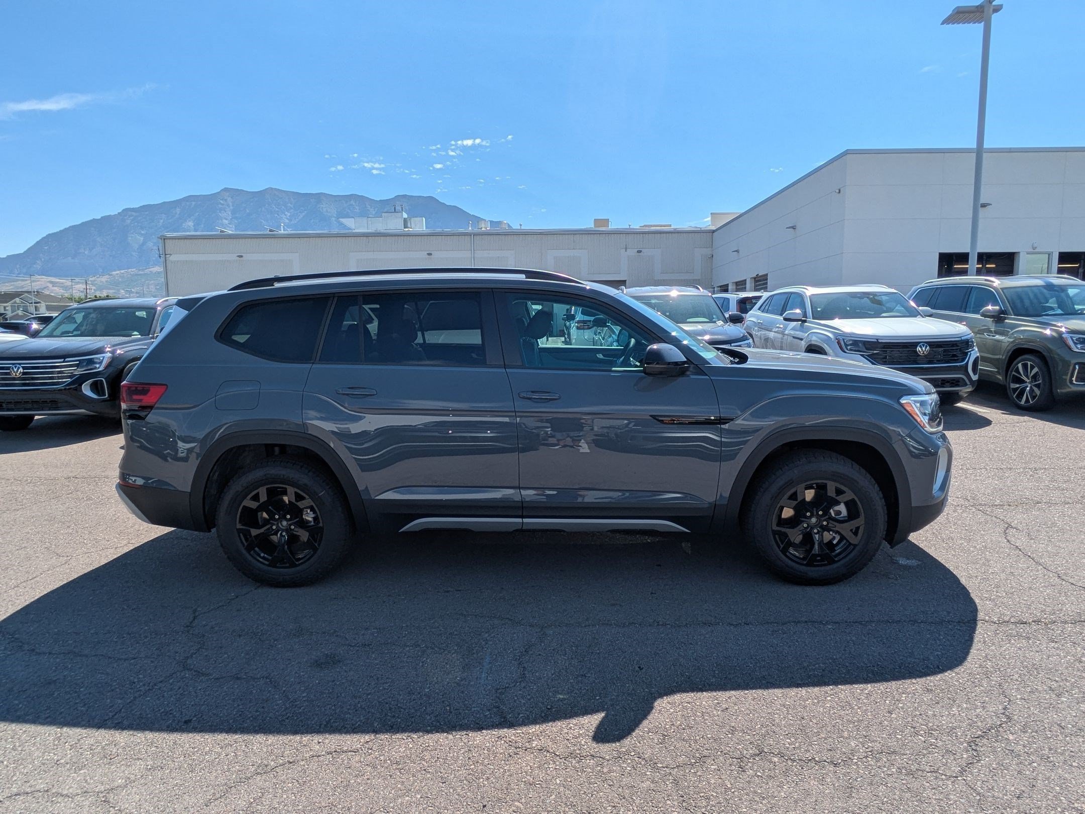 New 2026 Pure Gray Volkswagen 2.0T Peak Edition image 2