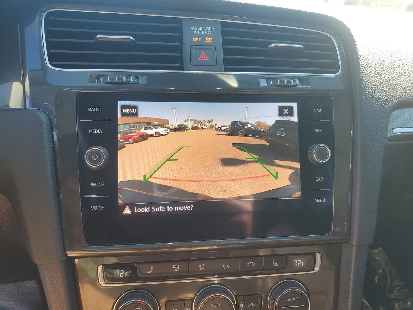 Used 2019  Volkswagen S image 22