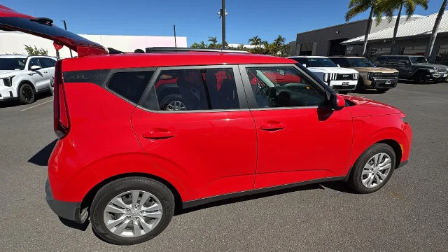 Used 2022 Red Kia LX image 11
