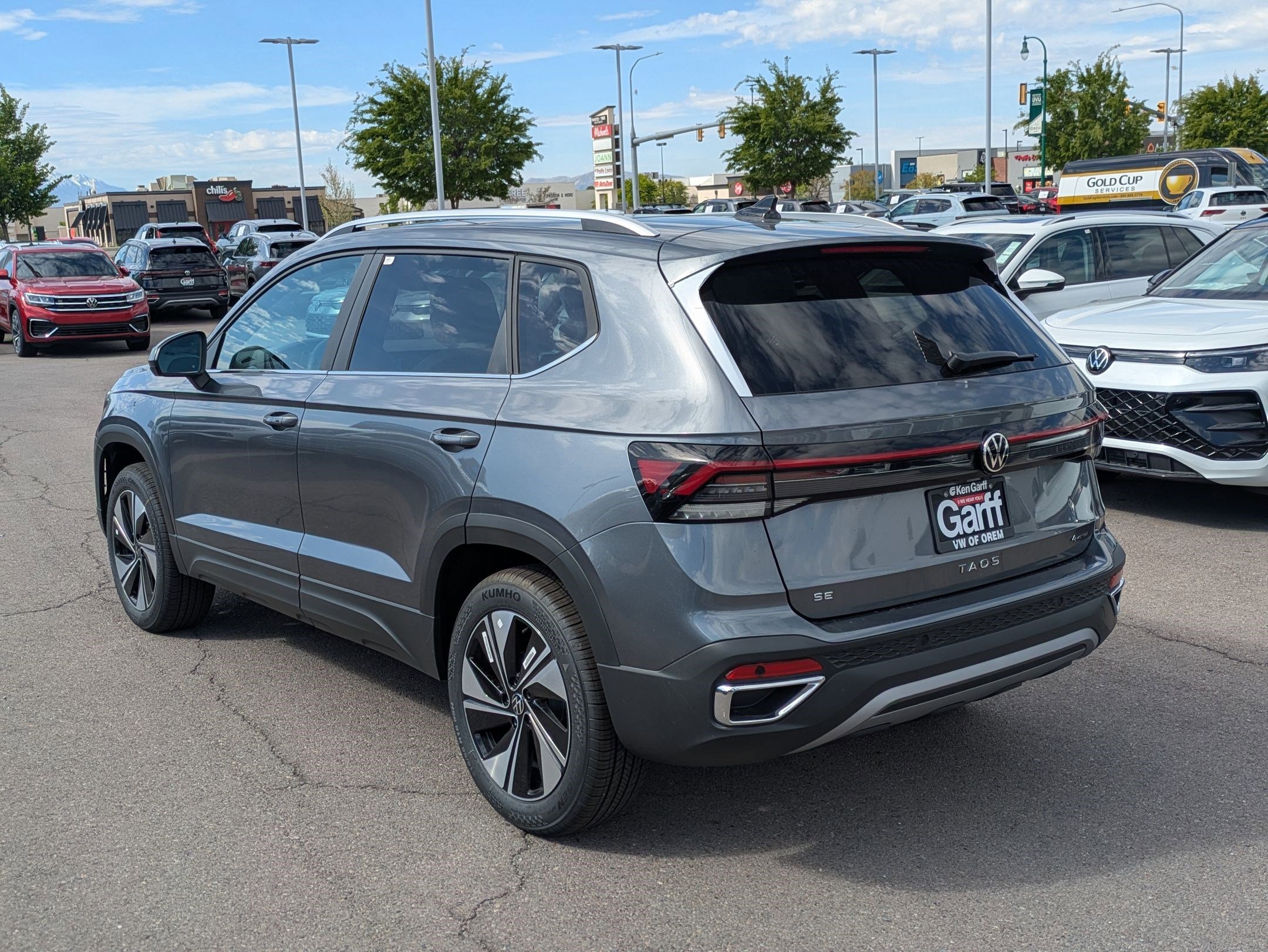 New 2026 Platinum Gray Metallic Volkswagen SE image 5