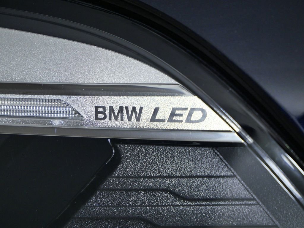 Used 2020 Carbon Black Metallic BMW xDrive40i image 5