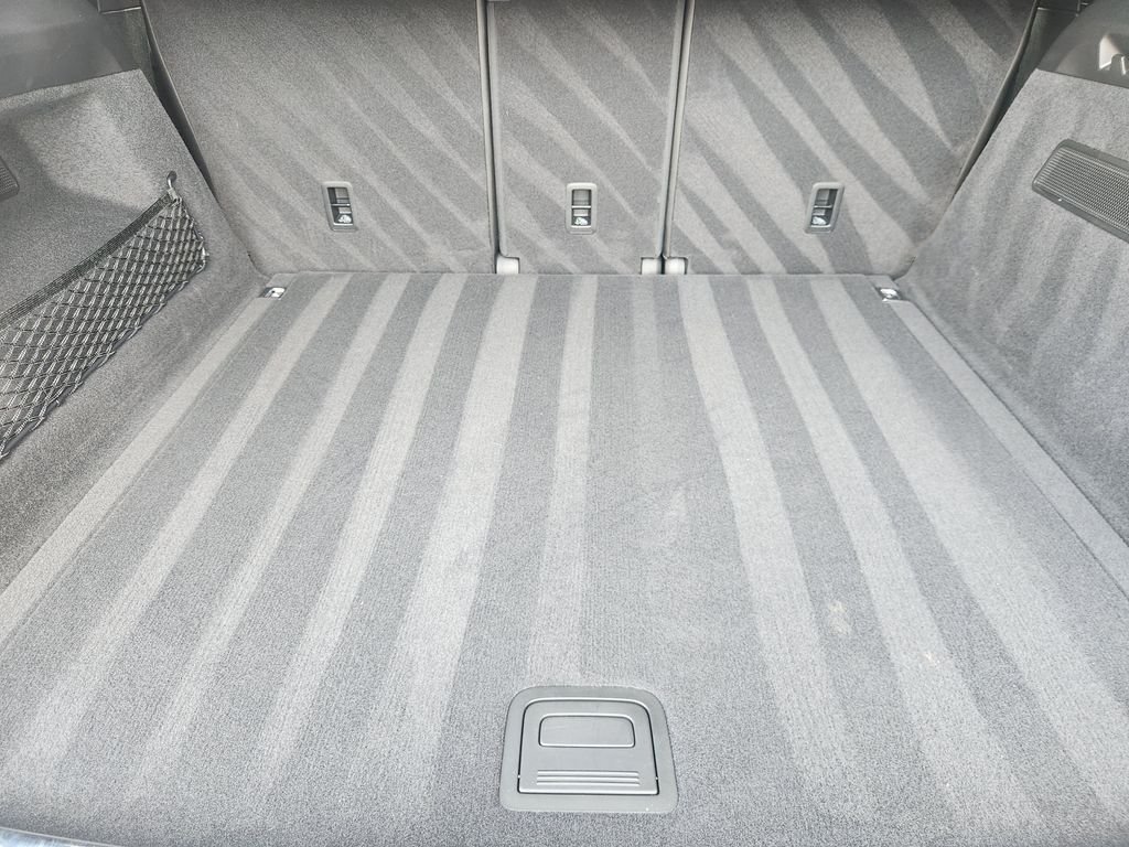 Used 2024 White Porsche Base image 33