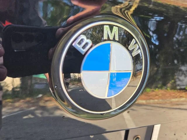Used 2023 Black BMW i image 17