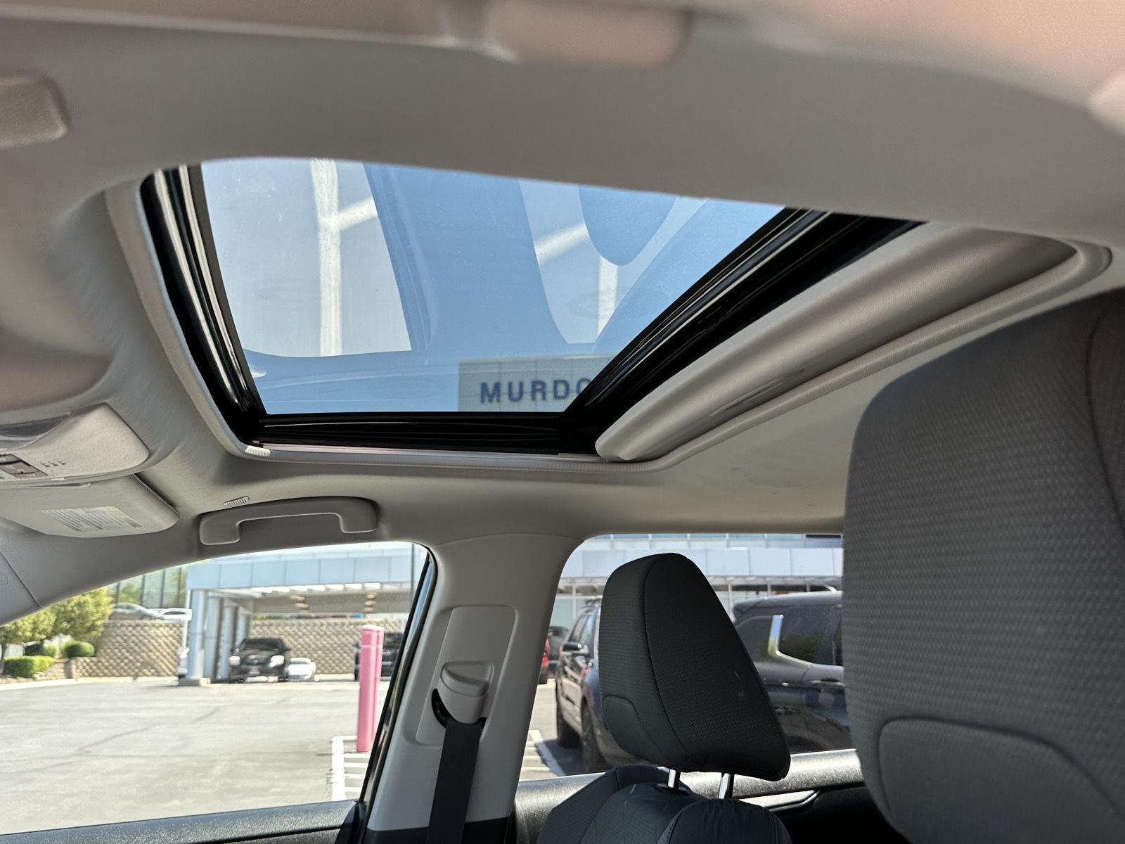2025 Toyota RAV4 XLE - Photo 25
