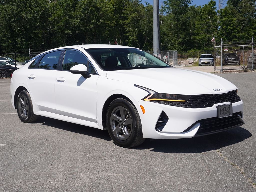 Used 2024 White Kia LXS image 43