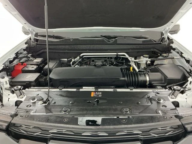 Used 2026 White Chevrolet ZR2 image 31