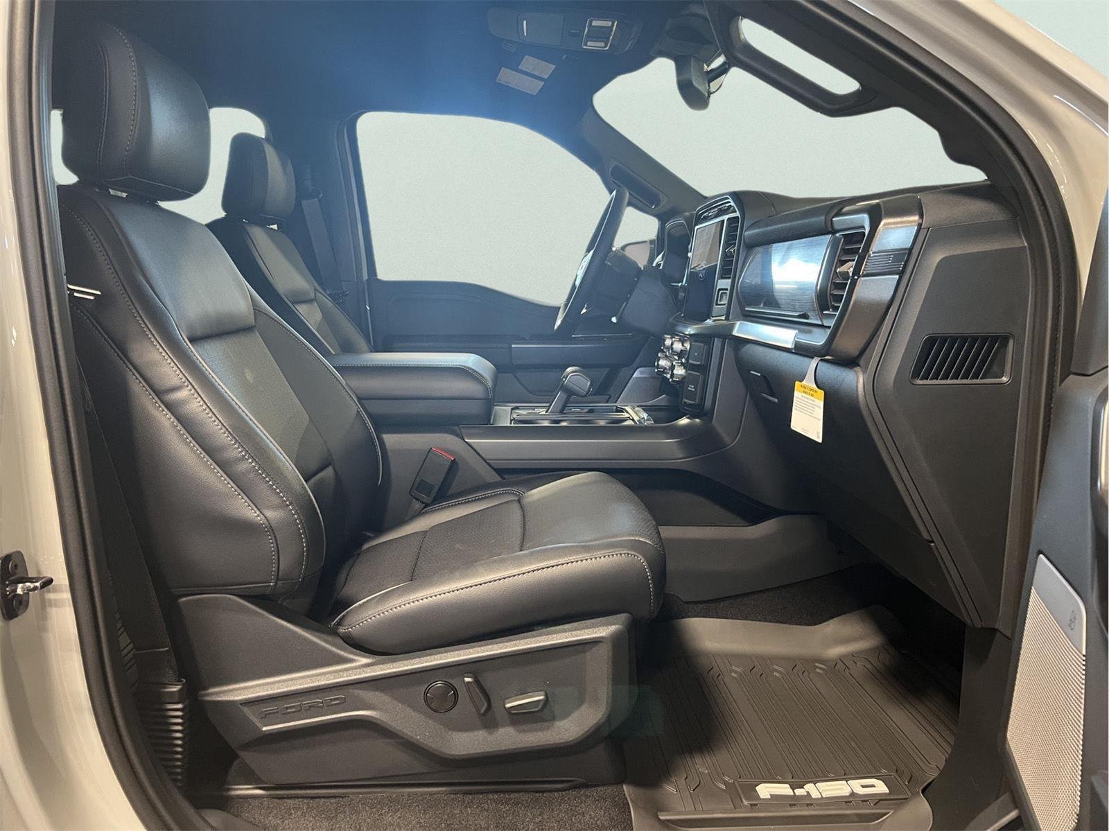 Used 2026 Avalanche Ford Lariat® image 12