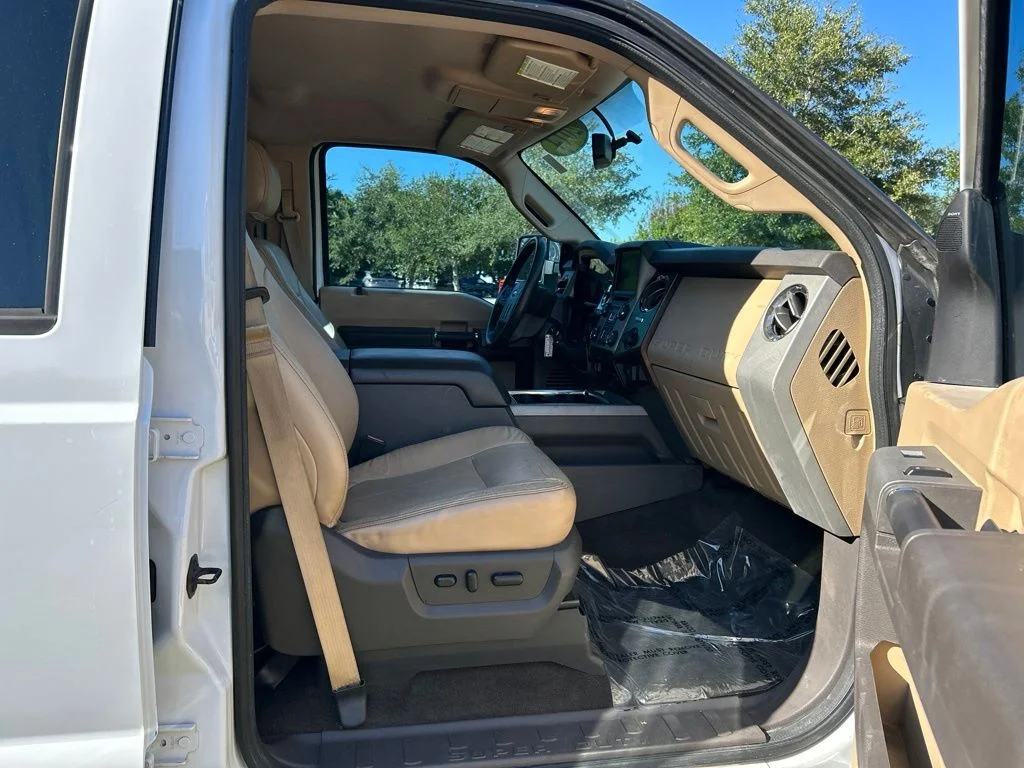 Used 2014 Oxford White Ford Lariat image 36
