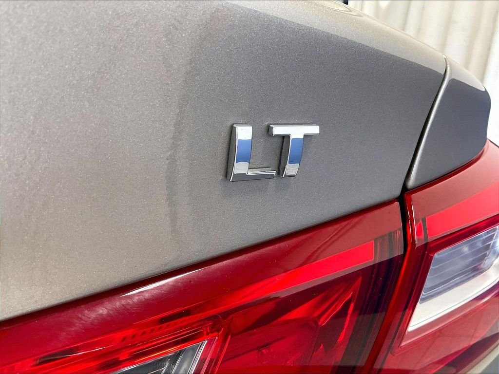 Used 2024 Gray Chevrolet LT image 28