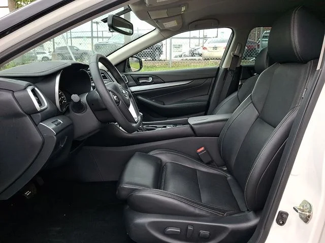 Used 2017 Pearl White Nissan 3.5 SV image 13