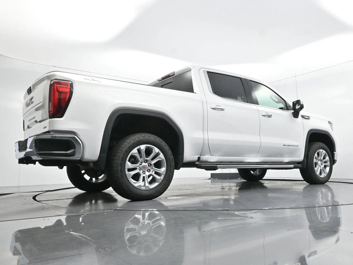 Used 2023 Summit White GMC SLT image 53