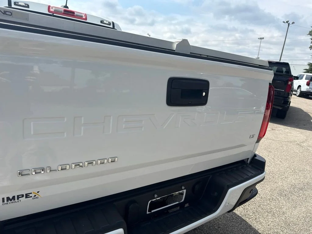 Used 2022 Summit White Chevrolet LT image 24