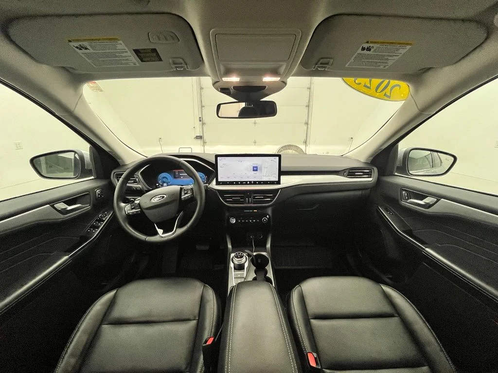 Used 2023 Silver Ford Platinum image 4