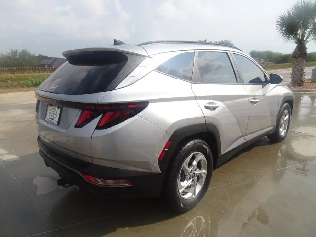 Used 2024 Shimmering Silver Hyundai SEL image 4