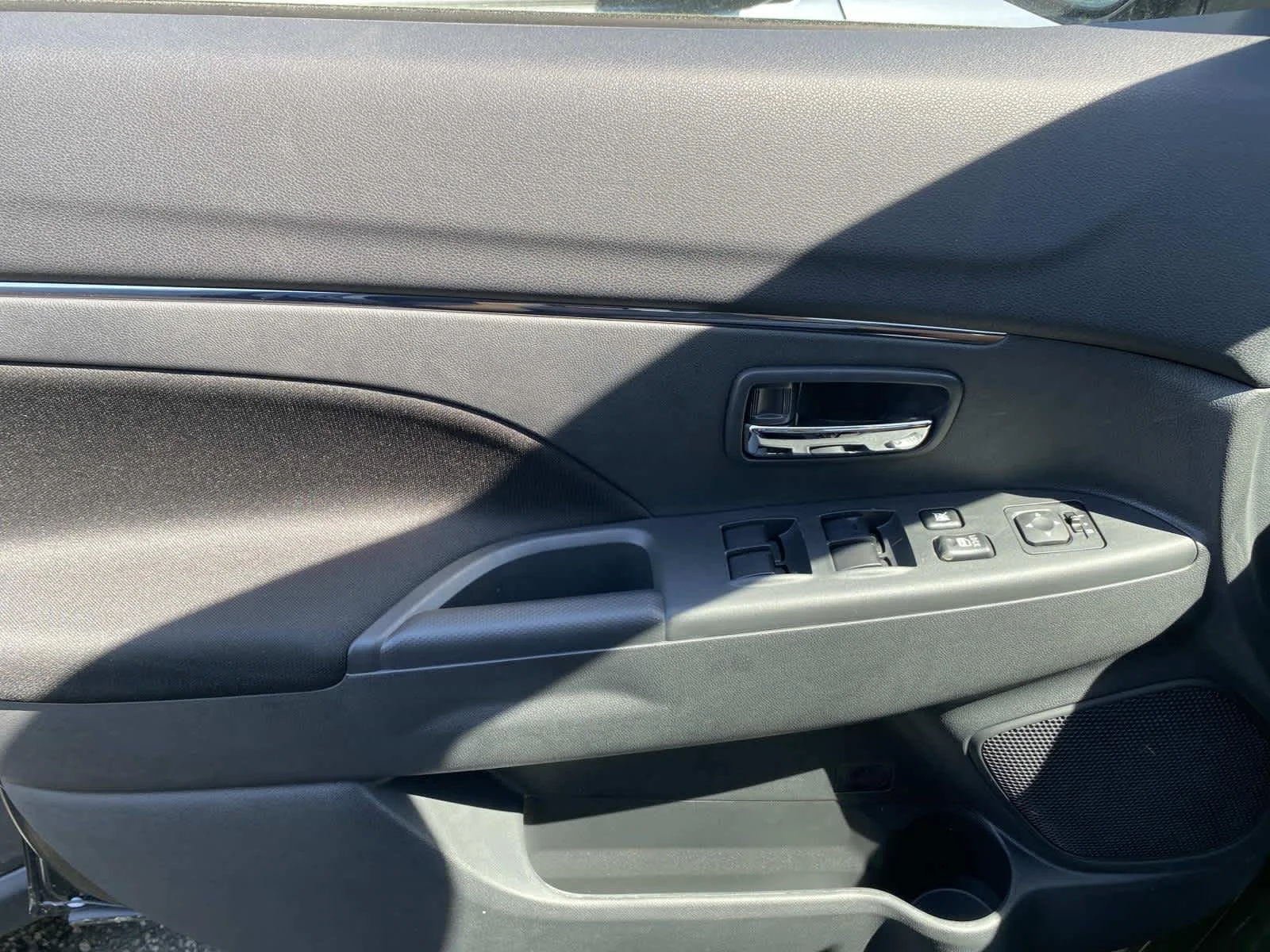 New 2026 Mercury Gray Metallic Mitsubishi LE image 17