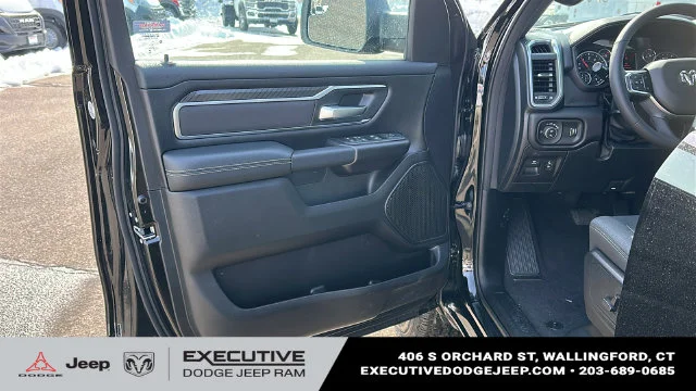 New 2026 Diamond Black Crystal Pearl-Coat Exterior Paint RAM Big Horn/Lone Star image 8