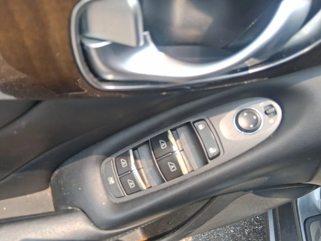 Used 2018 Gray INFINITI 3.0t LUXE image 11