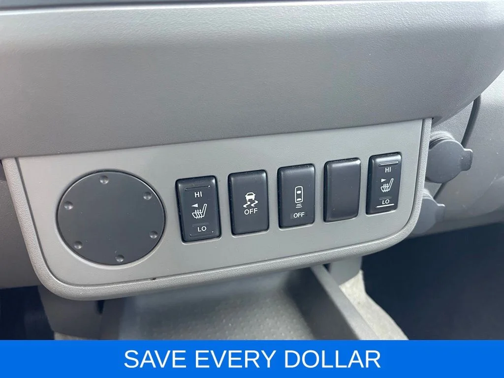 Used 2015 Red Nissan SV image 10
