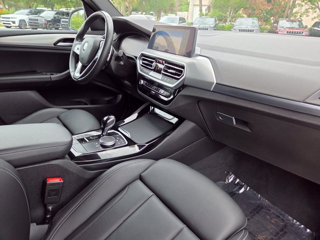 Used 2024 Mineral White Metallic BMW sDrive30i image 14