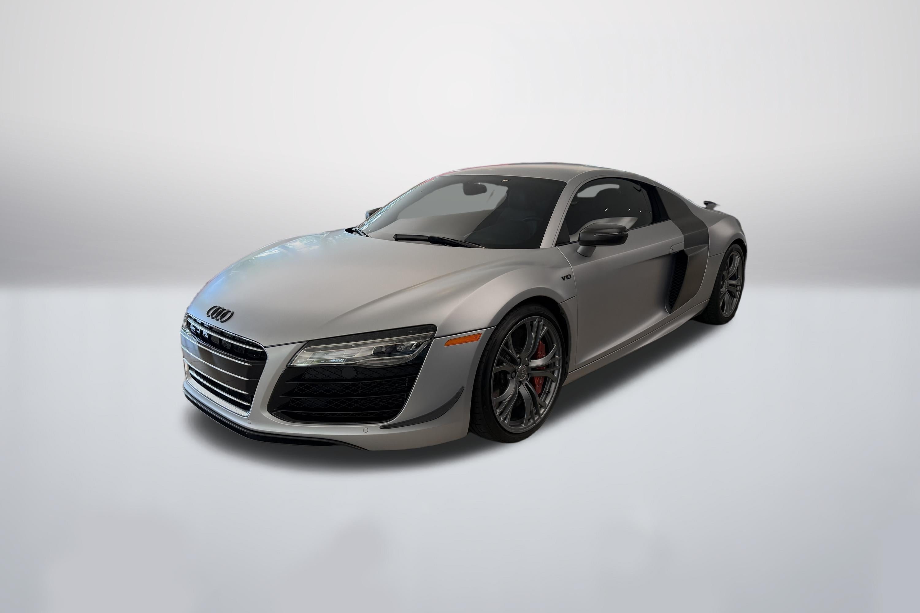 Used 2015 Florett Silver Metallic Audi V10 competition image 1