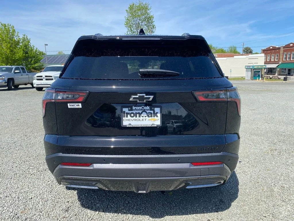 New 2026 Mosaic Black Metallic Chevrolet ACTIV image 4