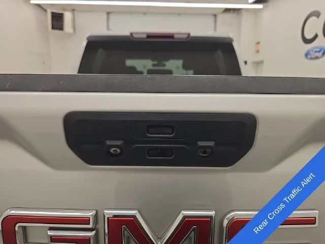 Used 2022 Quicksilver Metallic GMC SLT image 19