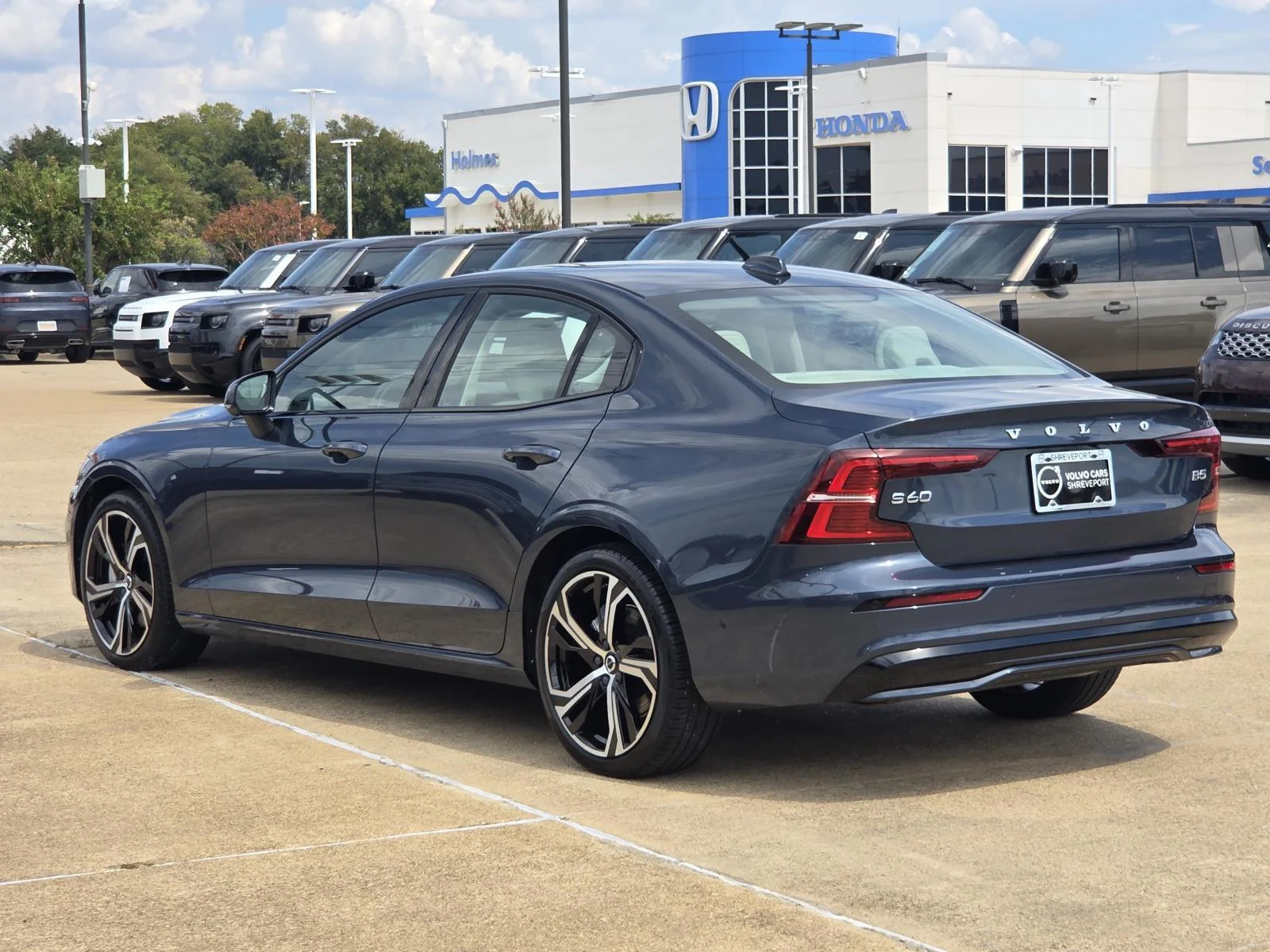 Used 2024 Denim Blue Metallic Volvo Plus Dark Theme image 6