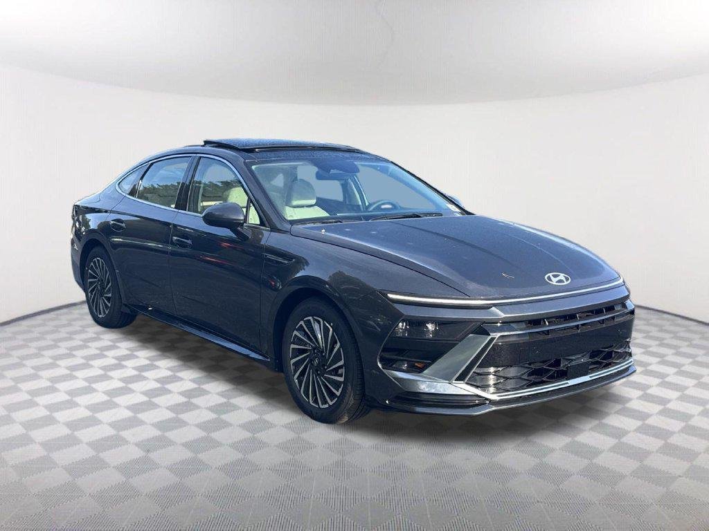 New 2026 Gray Hyundai SEL image 3