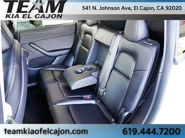 Used 2022  Tesla Long Range image 19