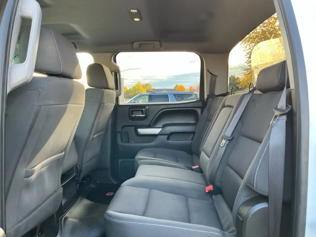 Used 2016 SUMMIT WHITE Chevrolet LT image 26