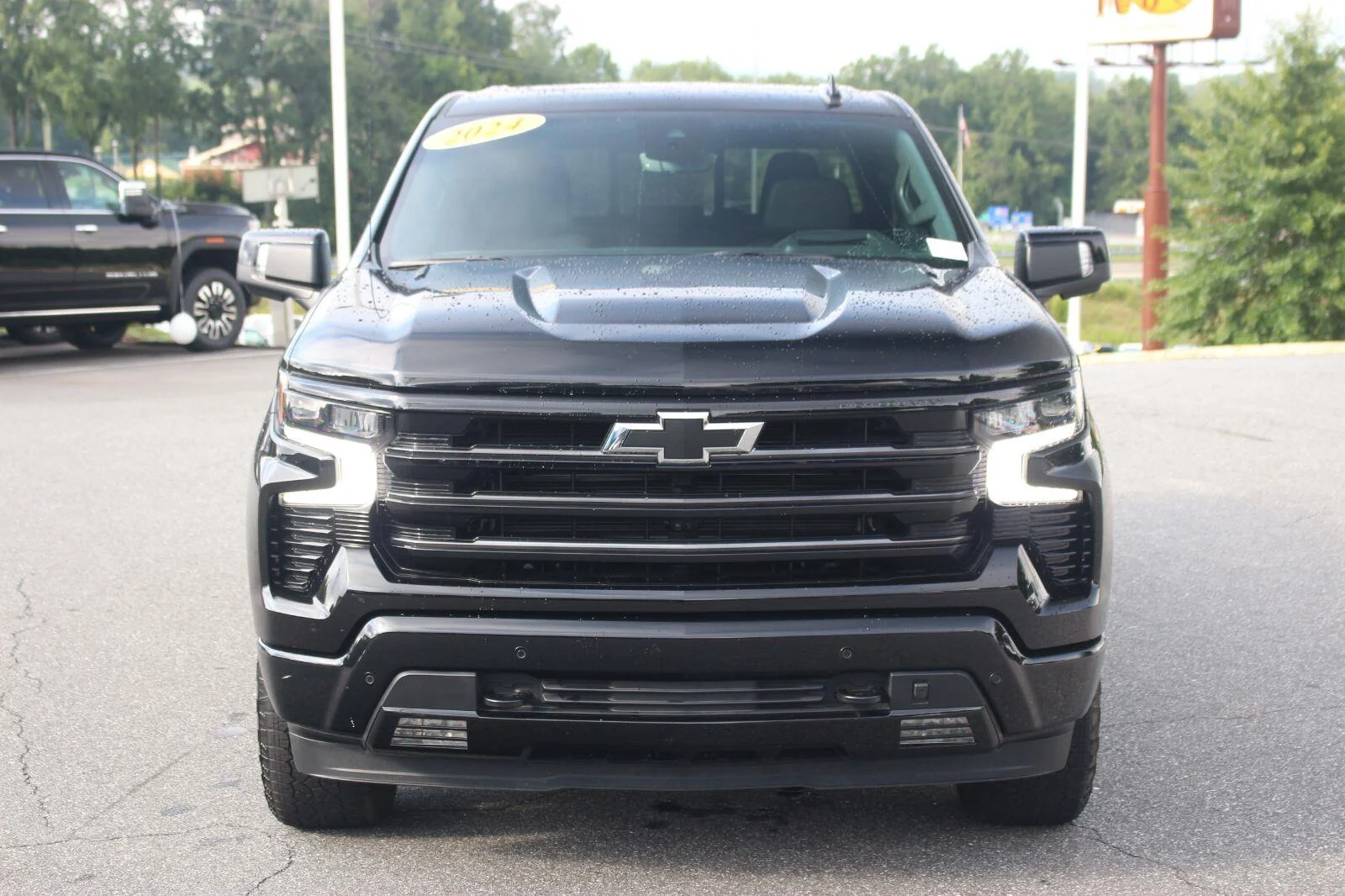 Used 2024 Black Chevrolet High Country image 2